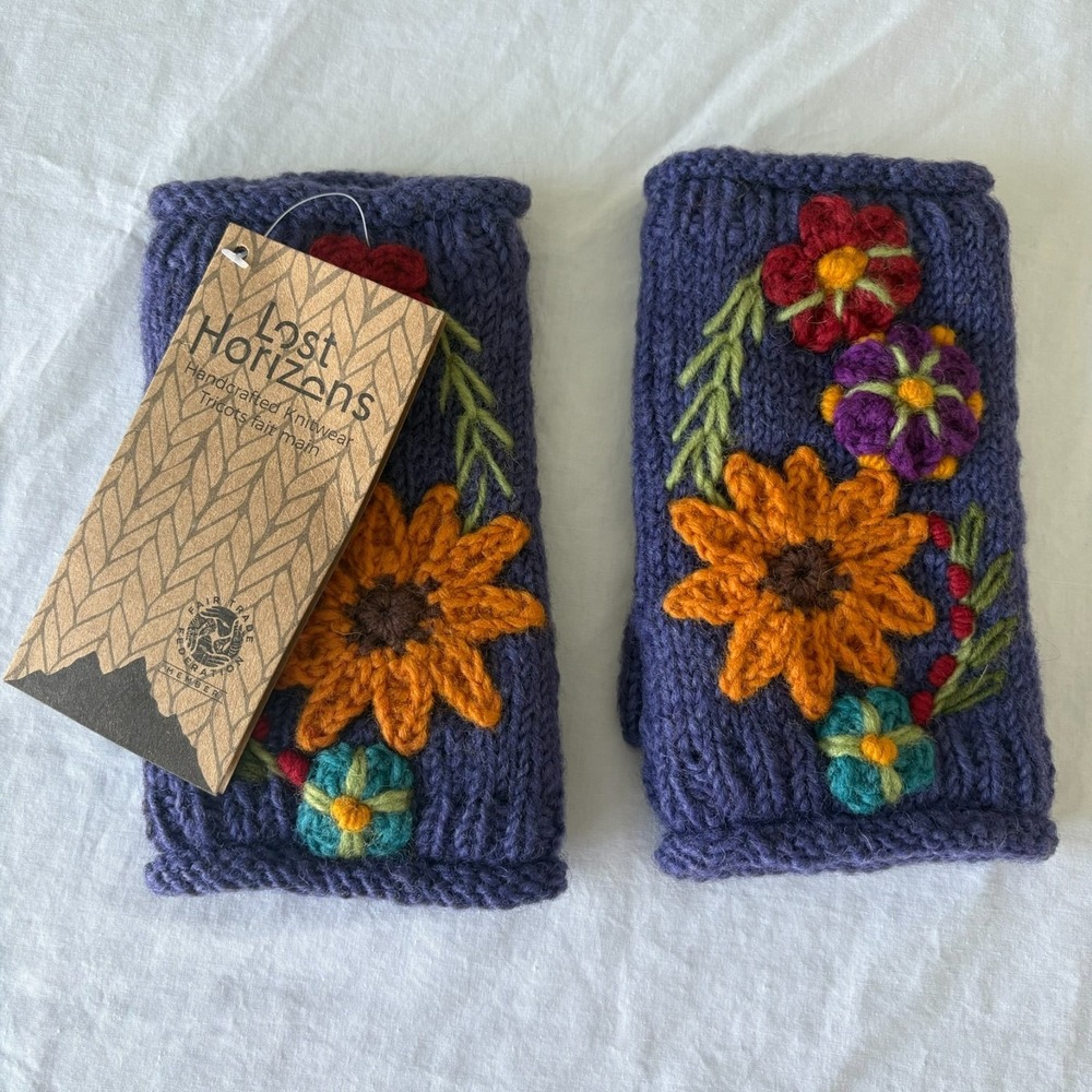Lost Horizons Handcrafted Womens Blue Knit Petite Fleur Flower Handwarmers NWT